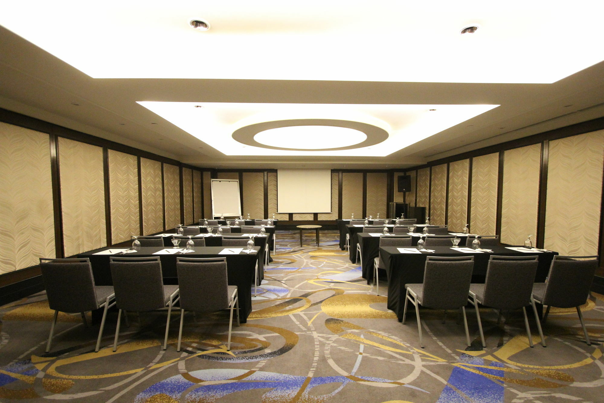 The Bellevue Manila Hotel Muntinlupa City Екстериор снимка