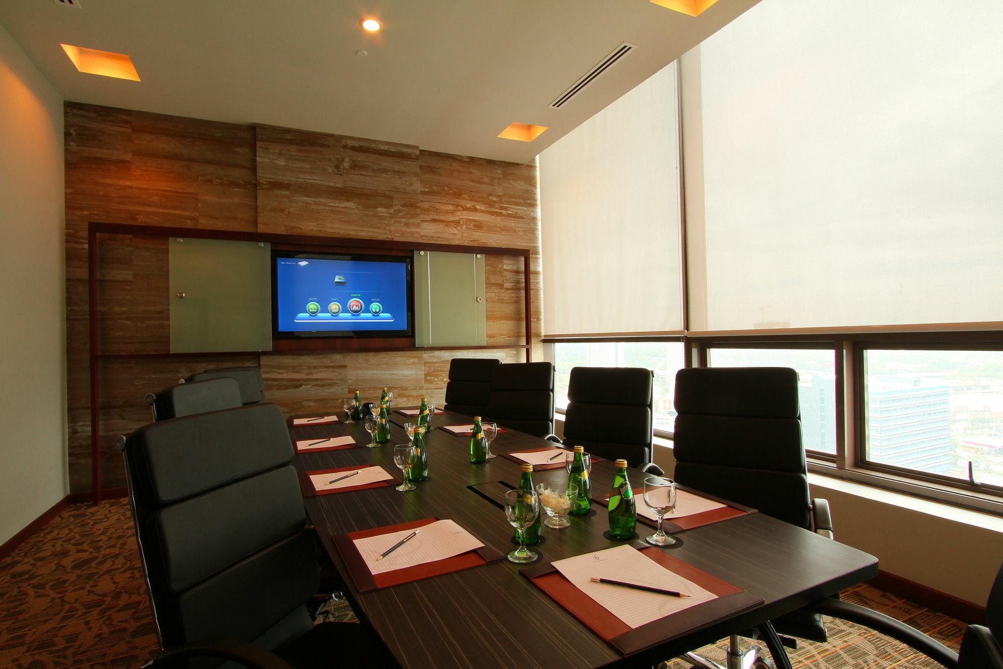 The Bellevue Manila Hotel Muntinlupa City Екстериор снимка